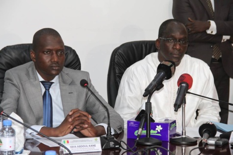 Aménagement du Territoire: Abdoulaye Diouf Sarr liste ses résultats avant de passer la boussole à son successeur, Yaya Abdoul Kane Aménagement du Territoire: Abdoulaye Diouf Sarr liste ses résultats avant de passer la boussole à son successeur, Yaya Abdoul Kane