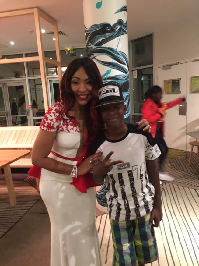 Nuit du Mali, la reine du "djolof band" Viviane en guest star à Berçy. Nuit du Mali, la reine du "djolof band" Viviane en guest star à Berçy.