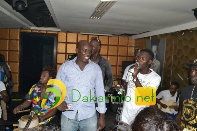 Youssou l’artiste vedette de votre série SOS LOVE Non aux Divorces honore Momo Dieng