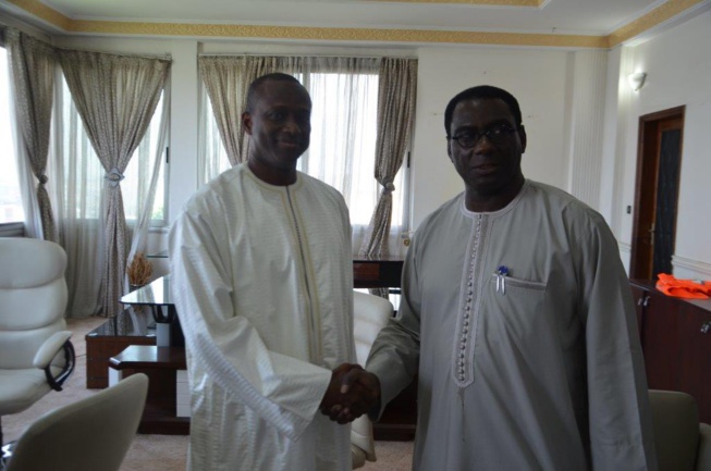 Passation de service entre le Directeur Général sortant du Port autonome de Dakar et le Docteur Cheikh KANTE et son successeur Monsieur Aboubacar Sadikh BEYE à la Direction générale de l’institution portuaire