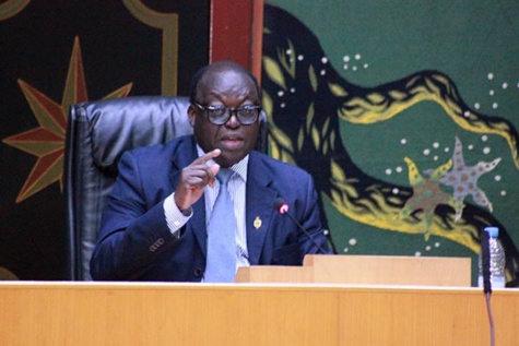 Violations du règlement Intérieur de l’Assemblée nationale : Niasse recadre Fada Violations du règlement Intérieur de l’Assemblée nationale : Niasse recadre Fada