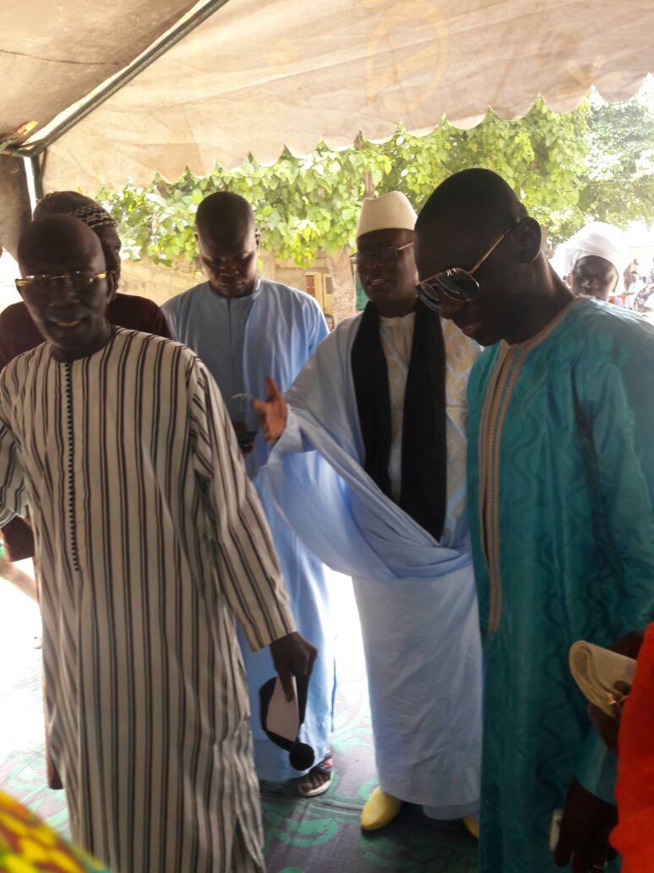 Les IMAGES de la présentation de condoléances de Pape Diouf chez son ami et serviteur Mor Mbaye est décédé … Les IMAGES de la présentation de condoléances de Pape Diouf chez son ami et serviteur Mor Mbaye est décédé …