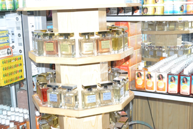 L'ESPRIT COSMETIQUE vous ouvre les portes de son institut de beauté: Une beauté silhouette à Dieppeul en face clinique Raby. L'ESPRIT COSMETIQUE vous ouvre les portes de son institut de beauté: Une beauté silhouette à Dieppeul en face clinique Raby.