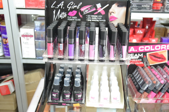 L'ESPRIT COSMETIQUE vous ouvre les portes de son institut de beauté: Une beauté silhouette à Dieppeul en face clinique Raby. L'ESPRIT COSMETIQUE vous ouvre les portes de son institut de beauté: Une beauté silhouette à Dieppeul en face clinique Raby.