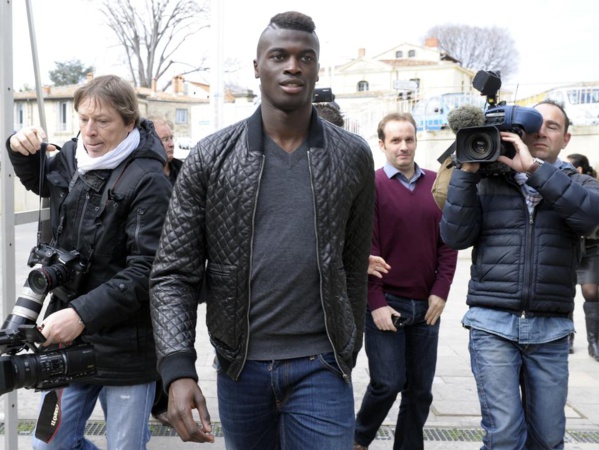Mbaye Niang, homme du match Cap Vert-Sénégal : le "bad boy" fait taire les Sénégalais par une entrée en matière de génie Mbaye Niang, homme du match Cap Vert-Sénégal : le "bad boy" fait taire les Sénégalais par une entrée en matière de génie