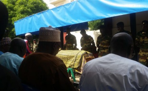 Levée du corps de Baye Peulh : Un ultime hommage rendu à un 'géant' du théâtre sénégalais Levée du corps de Baye Peulh : Un ultime hommage rendu à un 'géant' du théâtre sénégalais