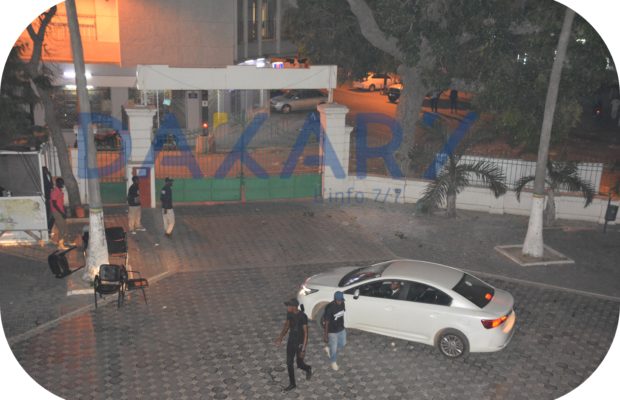 La Mairie de Dakar en feu: Affrontements entre les Jeunes de Khalifa Sall et forces de l’ordre… La Mairie de Dakar en feu: Affrontements entre les Jeunes de Khalifa Sall et forces de l’ordre…
