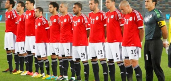 Football/Egypte: Après la qualification pour le Mondial, Le président égyptien offre une forte récompense aux joueurs Football/Egypte: Après la qualification pour le Mondial, Le président égyptien offre une forte récompense aux joueurs