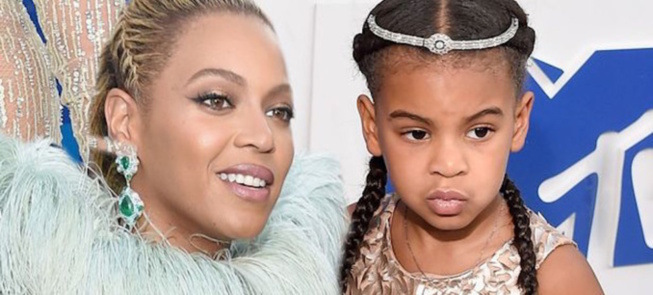 Beyoncé: Sa fille se prend déjà pour une star et porte une robe à 4000 euros ! Beyoncé: Sa fille se prend déjà pour une star et porte une robe à 4000 euros !