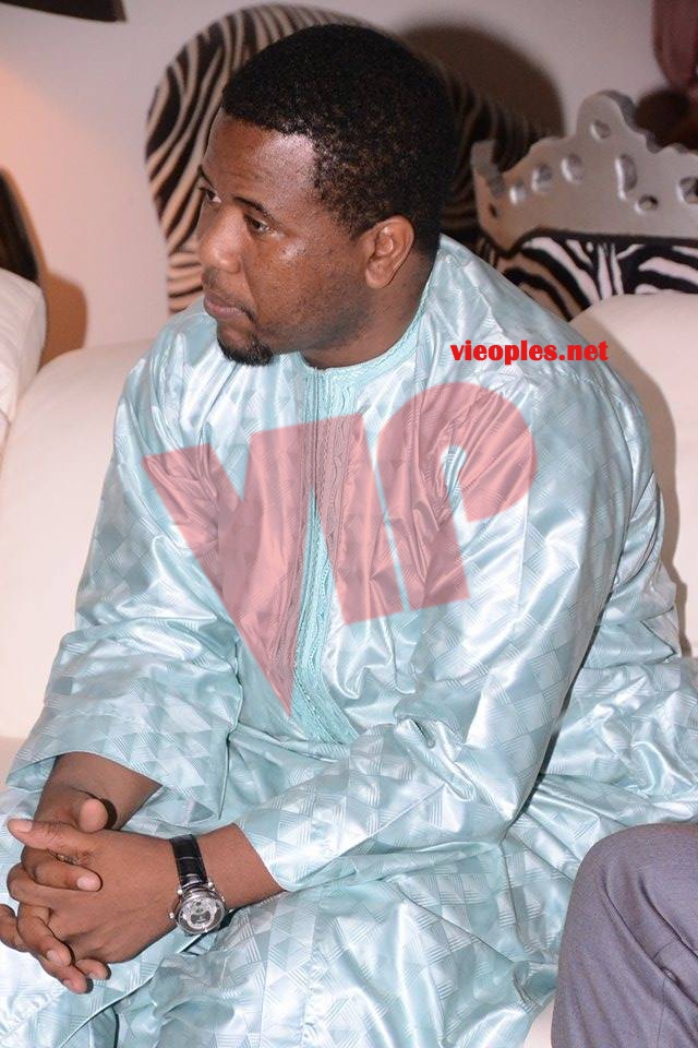 Le PDG de D- MEDIAS, Bougane Guéye présente ses condoléances à la diva Coumba Gawlo. Le PDG de D- MEDIAS, Bougane Guéye présente ses condoléances à la diva Coumba Gawlo.