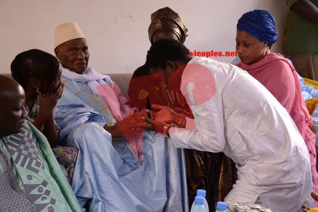 Quand Wally Seck fait un « adiya » de 1000 euros au président Wade