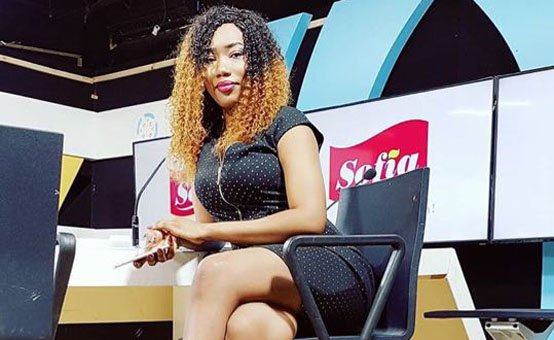 La belle Nana Aidara (TFM) très $exy dans ses tenues!
