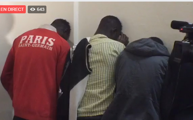 Rue Thionk Dakar: Une Caméra de surveillance enfonce 3 suspects après le vol de… Rue Thionk Dakar: Une Caméra de surveillance enfonce 3 suspects après le vol de…