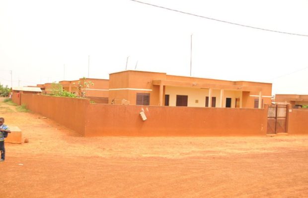 Aéroport international Blaise Diagne – Des recasés en première classe: Dans chaque maison, il y a quatre chambres et… Aéroport international Blaise Diagne – Des recasés en première classe: Dans chaque maison, il y a quatre chambres et…