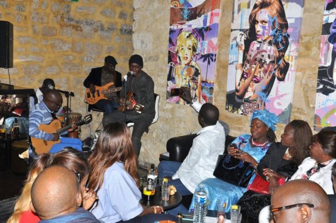 Pour la première fois le groupe de folk Pape et Cheikh explose le Feeling Good de Paris et vous donne RV ce samedi 21 octobre. Pour la première fois le groupe de folk Pape et Cheikh explose le Feeling Good de Paris et vous donne RV ce samedi 21 octobre.