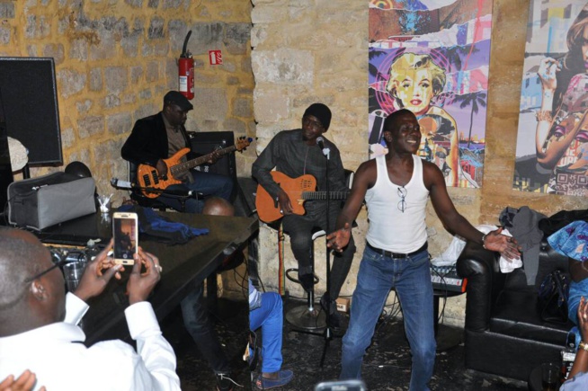 Pour la première fois le groupe de folk Pape et Cheikh explose le Feeling Good de Paris et vous donne RV ce samedi 21 octobre. Pour la première fois le groupe de folk Pape et Cheikh explose le Feeling Good de Paris et vous donne RV ce samedi 21 octobre.