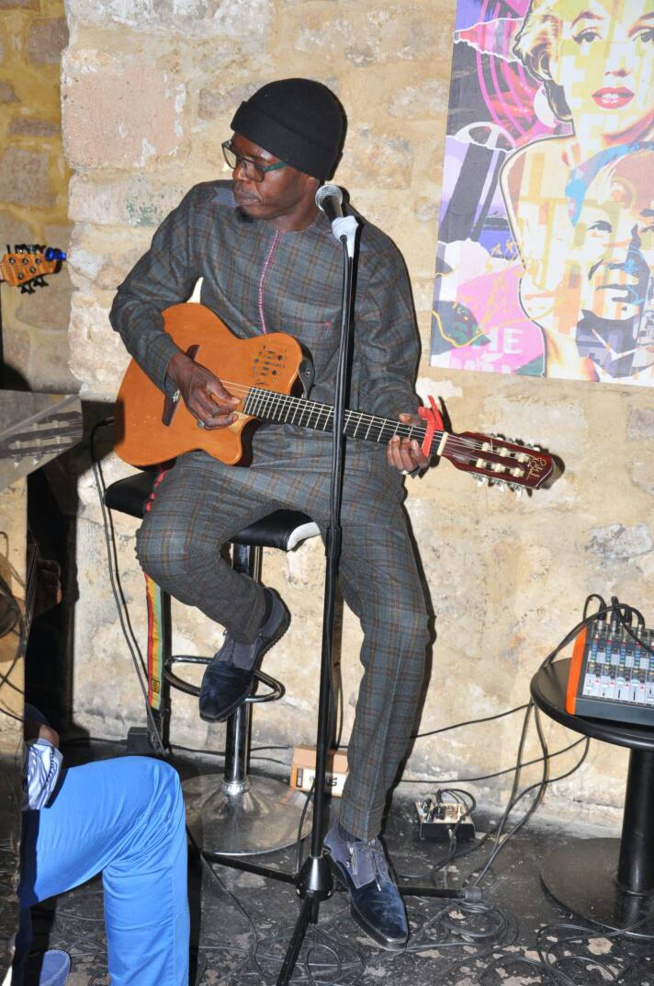 Pour la première fois le groupe de folk Pape et Cheikh explose le Feeling Good de Paris et vous donne RV ce samedi 21 octobre. Pour la première fois le groupe de folk Pape et Cheikh explose le Feeling Good de Paris et vous donne RV ce samedi 21 octobre.