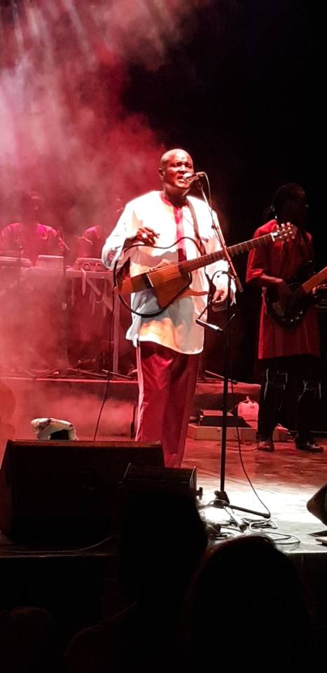 Centre culturel Français: Ismael Lo signe son come back dans la musique. Centre culturel Français: Ismael Lo signe son come back dans la musique.