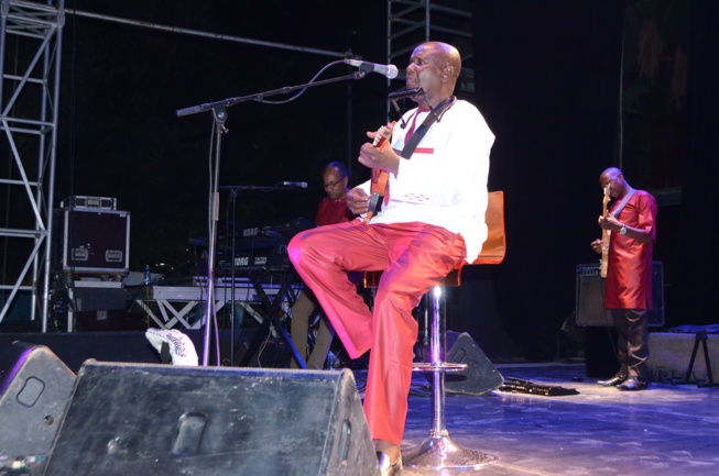 Concert explosif, Ismael Lo chauffe le CCF.