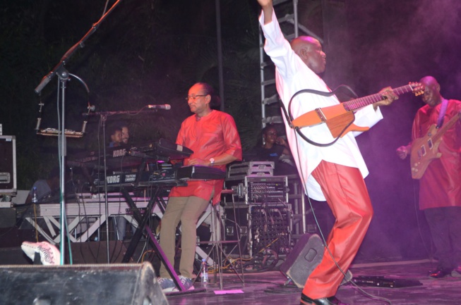 Concert explosif, Ismael Lo chauffe le CCF. Concert explosif, Ismael Lo chauffe le CCF.
