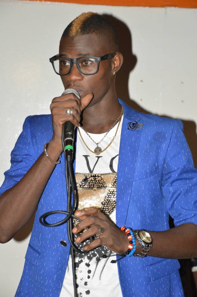 Le danseur de Pape diouf Makhoudia en live au Just 4 U. Le danseur de Pape diouf Makhoudia en live au Just 4 U.