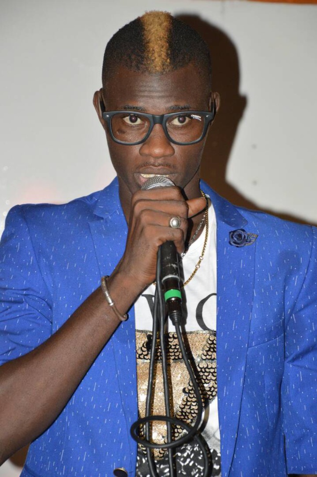 Le danseur de Pape diouf Makhoudia en live au Just 4 U. Le danseur de Pape diouf Makhoudia en live au Just 4 U.