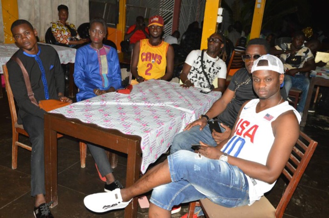 Le danseur de Pape diouf Makhoudia en live au Just 4 U. Le danseur de Pape diouf Makhoudia en live au Just 4 U.