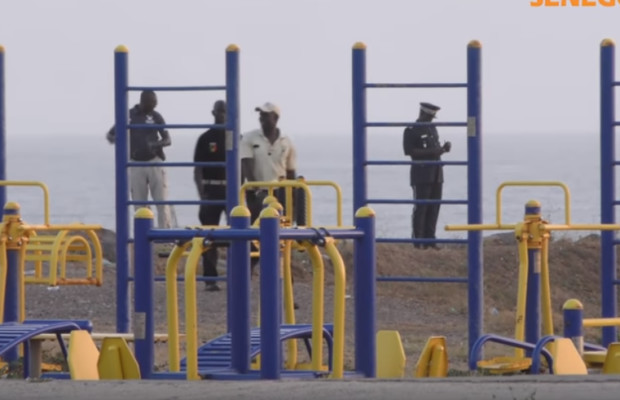 Vidéo: Les forces de l’ordre ont procédé à l’explosion d’un obus sur la Corniche Ouest à Dakar – Regardez.