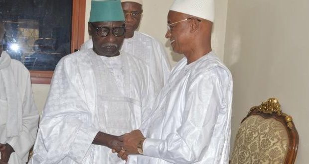 Dakar à Tivaoune, la tournée de condoléances de l’opposant guinéen Cellou Dalein Diallo Dakar à Tivaoune, la tournée de condoléances de l’opposant guinéen Cellou Dalein Diallo