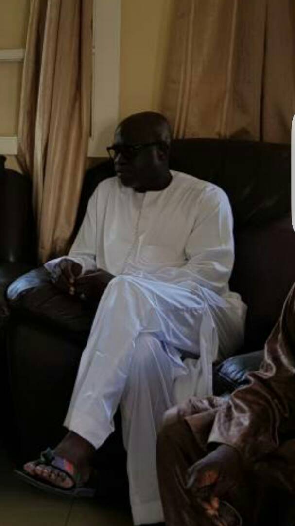 Cheikh Amar à la Médina pour présenter ses condoléances à St Louis Mané l'ami de son frère Youssou Ndour Cheikh Amar à la Médina pour présenter ses condoléances à St Louis Mané l'ami de son frère Youssou Ndour