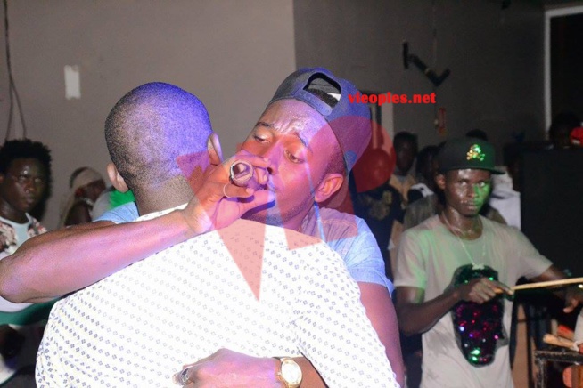 Sory Ba met le feu au Saraba avec Pape diouf. En images