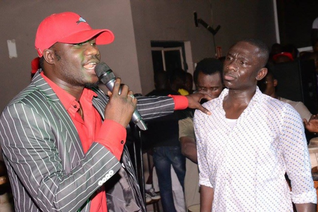 Ameth Thiou Jackson apporte son grain de sel chez Pape Diouf au Saraba. Ameth Thiou Jackson apporte son grain de sel chez Pape Diouf au Saraba.