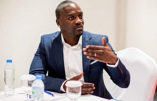 Akon investit 88 millards de Francs CFA pour électrifier le Mozambique Akon investit 88 millards de Francs CFA pour électrifier le Mozambique