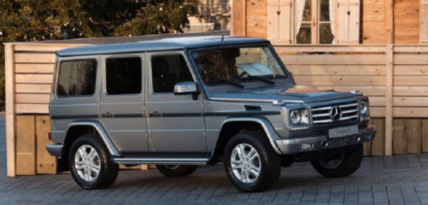 Un Nigérian offre une G-wagon à un Sud-africain après avoir engrossé sa femme Un Nigérian offre une G-wagon à un Sud-africain après avoir engrossé sa femme