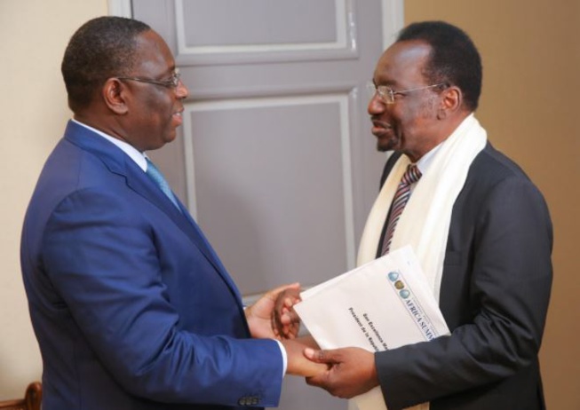 Sommet sur la paix et le dialogue entre peuples en Janvier 2018 : L'ancien Président Malien Diacounda Traoré remercie Macky Sall pour son soutien Sommet sur la paix et le dialogue entre peuples en Janvier 2018 : L'ancien Président Malien Diacounda Traoré remercie Macky Sall pour son soutien