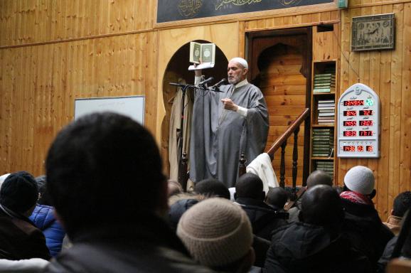DERNIÈRE MINUTE LOUGA : L’IMAM DE GUINAW SE FAIT TABASSER DEVANT SA MOSQUÉE DERNIÈRE MINUTE LOUGA : L’IMAM DE GUINAW SE FAIT TABASSER DEVANT SA MOSQUÉE