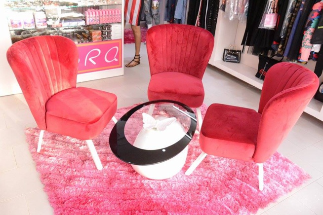 VIVEZ CHIC ET GLAMOUR CHEZ COBRA BEAUTY HAIR SHOP DECOLE FAYE SUR LA VDN APRES L'ANCIEN GOOD RADE.