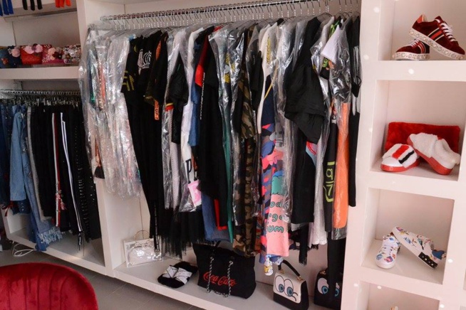 VIVEZ CHIC ET GLAMOUR CHEZ COBRA BEAUTY HAIR SHOP DECOLE FAYE SUR LA VDN APRES L'ANCIEN GOOD RADE. VIVEZ CHIC ET GLAMOUR CHEZ COBRA BEAUTY HAIR SHOP DECOLE FAYE SUR LA VDN APRES L'ANCIEN GOOD RADE.