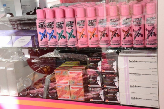 VIVEZ CHIC ET GLAMOUR CHEZ COBRA BEAUTY HAIR SHOP DECOLE FAYE SUR LA VDN APRES L'ANCIEN GOOD RADE. VIVEZ CHIC ET GLAMOUR CHEZ COBRA BEAUTY HAIR SHOP DECOLE FAYE SUR LA VDN APRES L'ANCIEN GOOD RADE.