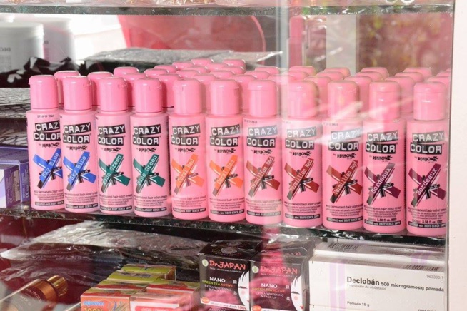 VIVEZ CHIC ET GLAMOUR CHEZ COBRA BEAUTY HAIR SHOP DECOLE FAYE SUR LA VDN APRES L'ANCIEN GOOD RADE.
