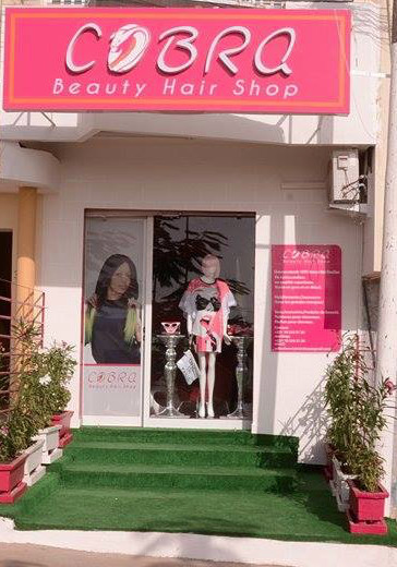 VIVEZ CHIC ET GLAMOUR CHEZ COBRA BEAUTY HAIR SHOP DECOLE FAYE SUR LA VDN APRES L'ANCIEN GOOD RADE.