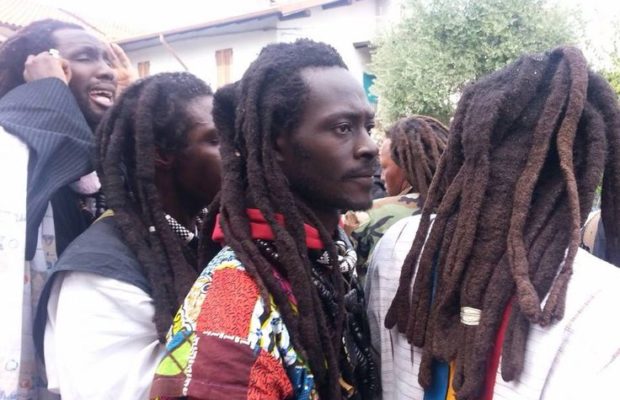 Magal Touba 2017: Aux fumeurs et buveurs d’alcool, les Baye Fall sont là Magal Touba 2017: Aux fumeurs et buveurs d’alcool, les Baye Fall sont lÃ