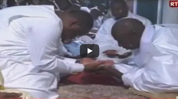 Vidéo: Le président Macky Sall exprime sa gratitude à la communauté mouride – Regardez. Vidéo: Le président Macky Sall exprime sa gratitude à la communauté mouride – Regardez.