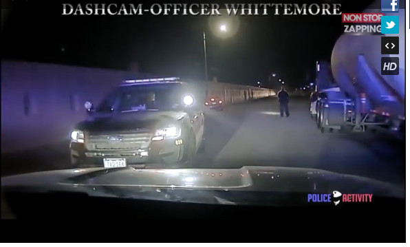 Etats-Unis: la police abat un membre d'un gang qui tente de fuir, la vidéo choc ! Etats-Unis: la police abat un membre d'un gang qui tente de fuir, la vidéo choc !