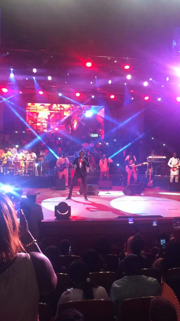 Les premières images: Avant première Bercy Youssou Ndour au grand théâtre de Dakar avant Accor Hotel Aréna Paris Bercy