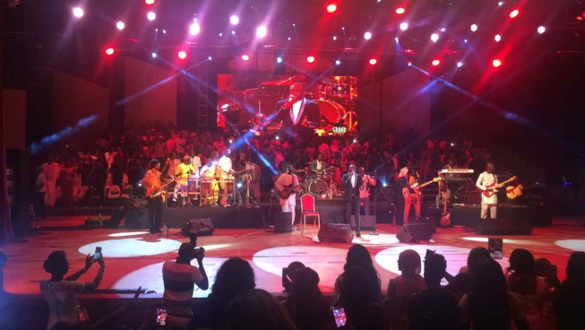 Les premières images: Avant première Bercy Youssou Ndour au grand théâtre de Dakar avant Accor Hotel Aréna Paris Bercy