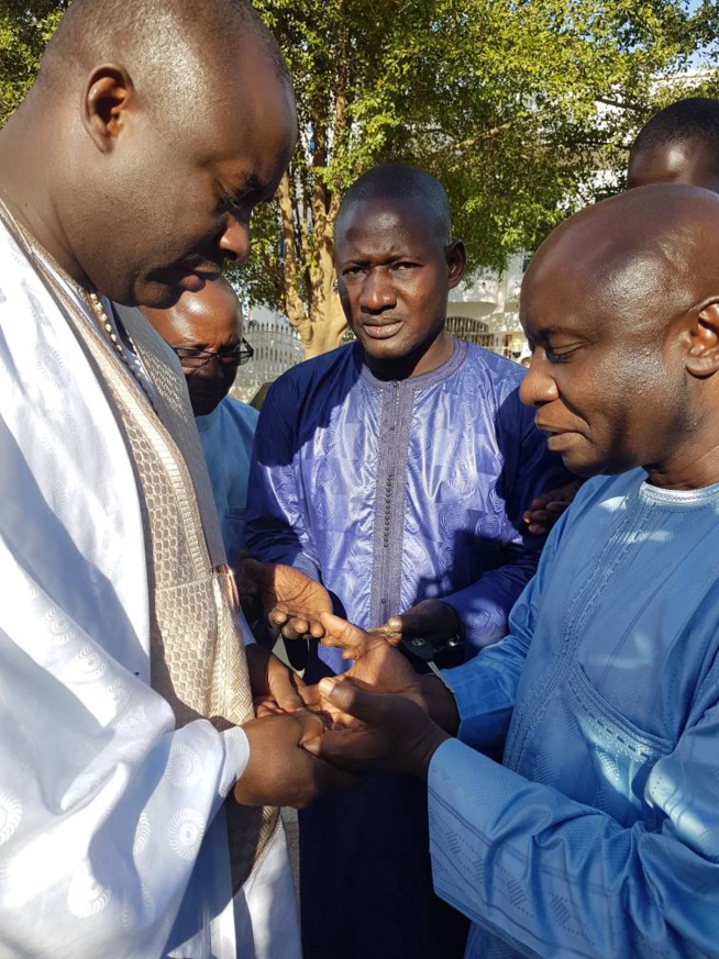MAGAL TOUBA: Idrissa Seck chez Serigne Djily Abdou Fatah. MAGAL TOUBA: Idrissa Seck chez Serigne Djily Abdou Fatah.