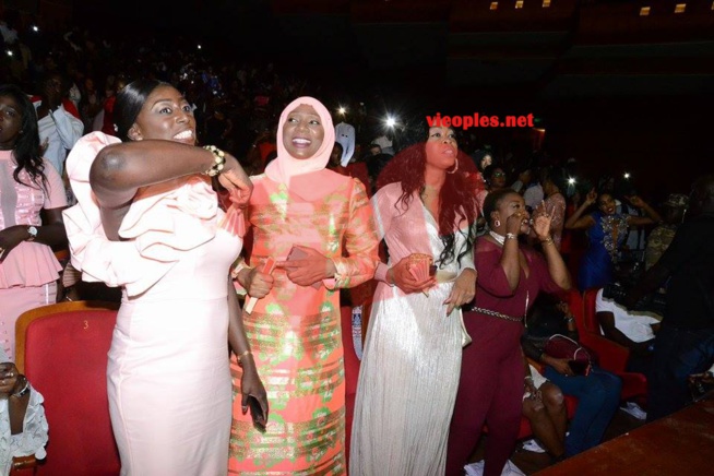 Avant première Bercy de Youssou Ndour: Aby Ndour et Ngoné Ndour en toute complicité au grand theatre.