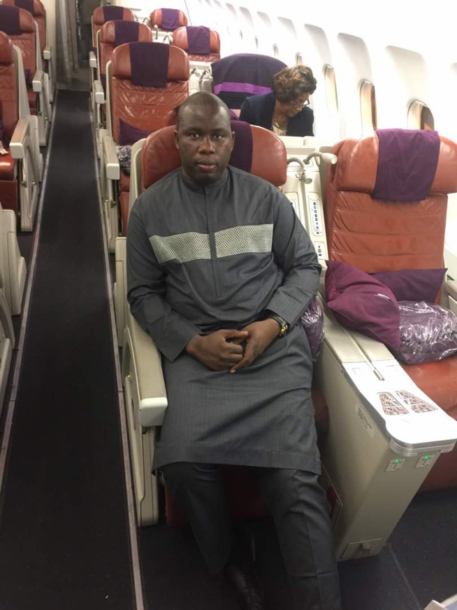 Sur la route de Bercy, Serigne Abdourahmane Mbacké décolle en business destination Paris.