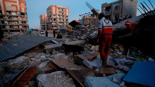 Plus de 300 morts et 2.500 blessés dans un tremblement de terre en Iran et en Irak Plus de 300 morts et 2.500 blessés dans un tremblement de terre en Iran et en Irak